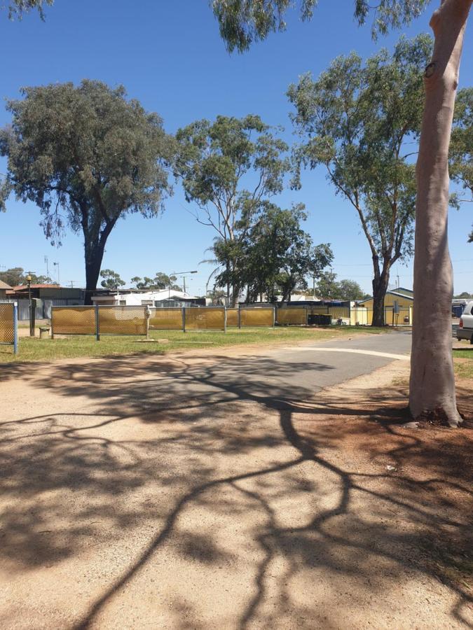 Newell Hwy Caravan Park Parkes Exterior photo